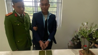 Bắt giữ đối tượng vận chuyển 2 bánh heroin tại bến xe Yên Nghĩa