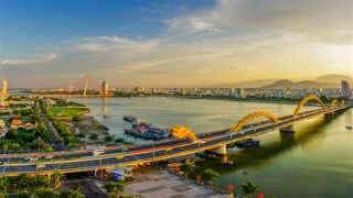 Miền Bắc mưa nhỏ, trời âm u; Trung và Nam Bộ nắng đẹp