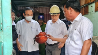 Cảnh sát cứu 7 người thoát nạn trong vụ cháy căn nhà 3 tầng ở TP Hồ Chí Minh