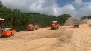 Khí thế sôi động trên công trường cao tốc Bắc - Nam qua Phú Yên