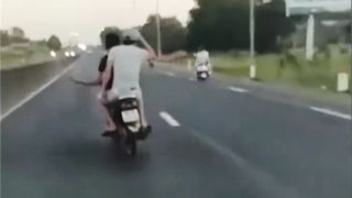 Làm rõ hành tung hai người đi xe máy lạng lách, cản trở giao thông trên QL1A ở Phú Yên