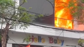 Kịp thời dập tắt đám cháy lớn tại cửa hàng ngày “vía thần tài”