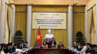 Công bố Luật Đất đai và Luật Các tổ chức tín dụng