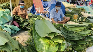 Nửa thế kỉ chợ lá gói Tết về nhà