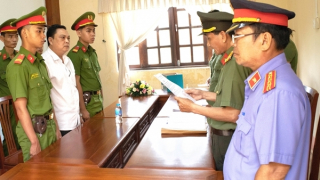 Bắt giam Giám đốc Văn phòng Đăng ký đất đai tỉnh Hậu Giang