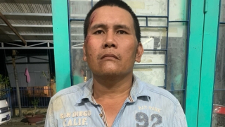 Đột nhập nhà hàng xóm hốt sạch tiền trong két sắt