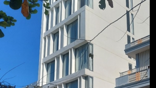 Tạm giữ hình sự người phụ nữ đến khách sạn trút cơn ghen bằng dao