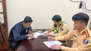 Xử phạt tài xế ô tô tải chạy ngược chiều trên cao tốc