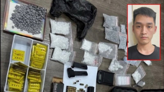 Bắt đối tượng mua bán ma tuý, thu giữ súng và đạn cao su