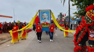 Độc đáo lễ hội cầu ngư tồn tại hơn 400 năm ở làng biển miền Trung