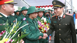 Nô nức khí thế ngày giao, nhận quân tại Thái Bình