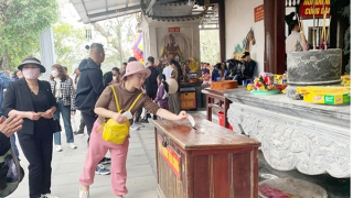 Công đức, giải hạn: Thu bộn tiền (Bài 1)