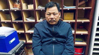 Khởi tố tài xế xe khách bất tuân hiệu lệnh CSGT, “diễn xiếc”, đâm hỏng xe tuần tra