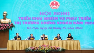 Thủ tướng: Sớm nâng hạng thị trường chứng khoán Việt Nam lên thị trường mới nổi