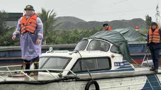 Công an Hải Phòng nỗ lực tìm kiếm nữ sinh nghi nhảy cầu tự tử