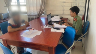 Tung ảnh nhạy cảm của “vợ hờ” lên mạng xã hội để níu kéo tình cảm