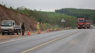 Đề xuất bổ sung nhiều giải pháp đảm bảo an toàn giao thông cao tốc Cam Lộ - La Sơn