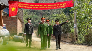 Bám bản, gần dân, giữ bình yên nơi cửa ngõ Tây Bắc