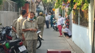 Người đàn ông tử vong cạnh chiếc xe đạp trong con hẻm nhỏ