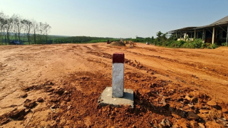 Tạm dừng thi công tại khu tái định cư dự án cao tốc qua Quảng Trị do sai phạm