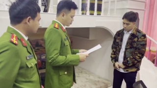 Khởi tố 7 bị can trong đường dây đánh bạc Poker hàng trăm tỷ đồng