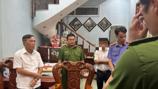 Bắt tạm giam nguyên Phó Chủ tịch huyện và Giám đốc văn phòng đăng ký đất đai