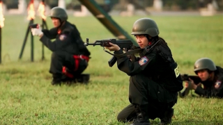 Những "bông hồng thép" của lực lượng Cảnh sát cơ động