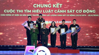 Trao giải Cuộc thi tìm hiểu Luật Cảnh sát cơ động