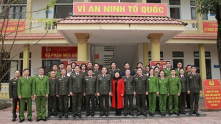 Thứ trưởng Trần Quốc Tỏ thăm, làm việc tại Công an xã ở Hà Tĩnh