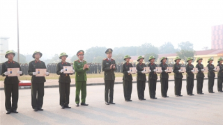 Hơn 1.200 học viên các trường CAND tốt nghiệp huấn luyện quân sự, võ thuật đầu khoá