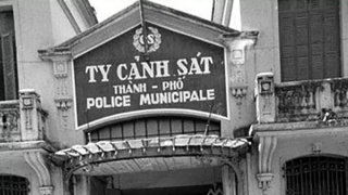 Diếm bót  ông cò bóp bốp ông cẩm