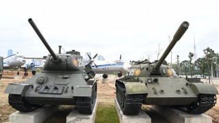 Chiêm ngưỡng hiện vật chiến tranh quý hiếm tại Bảo tàng Lịch sử Quân sự Việt Nam