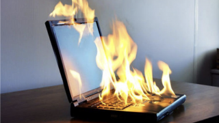 Một học sinh lớp 2 bị thương nặng vì laptop phát nổ