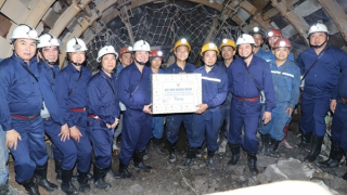 Hơn 9.000 công nhân của TKV thu nhập trên 300 triệu đồng/người/năm