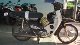 Tìm người bị tai nạn rồi bỏ luôn xe không đến nhận lại