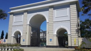 Giáo viên Trường Quốc tế Mỹ nghỉ hàng loạt vì nợ lương