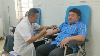 Cán bộ Công an xã kịp thời hiến máu cứu người
