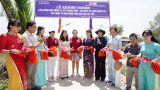 Nhà hàng Tân Hải Vân xây cầu nối yêu thương cho bà con ấp nghèo Bạc Liêu