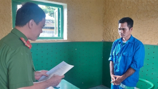 Đâm chết vợ hờ sau khi cùng sử dụng ma túy