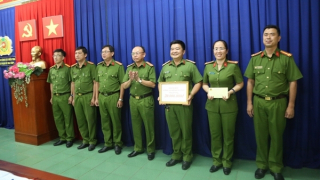 Xóa đường dây ma túy liên tỉnh, thu giữ 1 khẩu súng