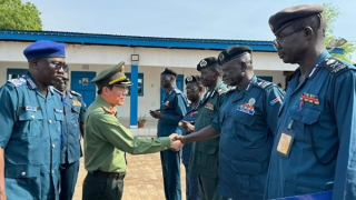 Thứ trưởng Lương Tam Quang làm việc với Tổng Tư lệnh Cảnh sát Nam Sudan