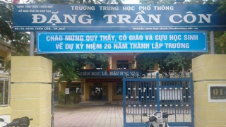 Phê bình Hiệu trưởng yêu cầu học sinh đi lao động nếu không tham gia hội trại có đóng phí