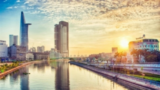 Nắng to khắp Trung và Nam Bộ, có nơi trên 37 độ C