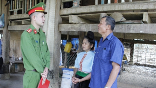 Người con của bản làng