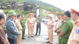 Sớm lập lại trật tự, an toàn giao thông trên đỉnh Hải Vân Quan