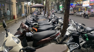 Kiến nghị thu phí trông giữ ô tô không dùng tiền mặt ở quận Hoàn Kiếm