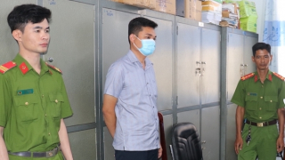 Bắt tạm giam Giám đốc Công ty vàng bạc trang sức Huỳnh Thắng