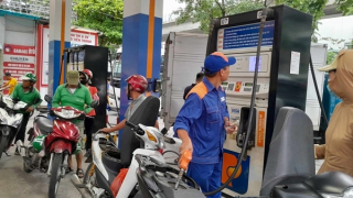 Giá xăng RON95-III tiếp tục tăng 532 đồng/lít