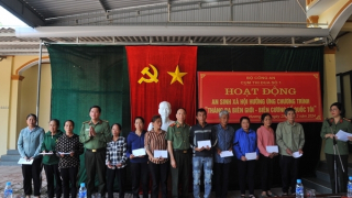 Cụm thi đua số 1 trao 100 suất quà cho các gia đình có hoàn cảnh đặc biệt khó khăn tại Hà Tĩnh