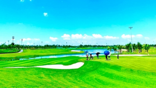 Loạn sân golf ở tỉnh nghèo